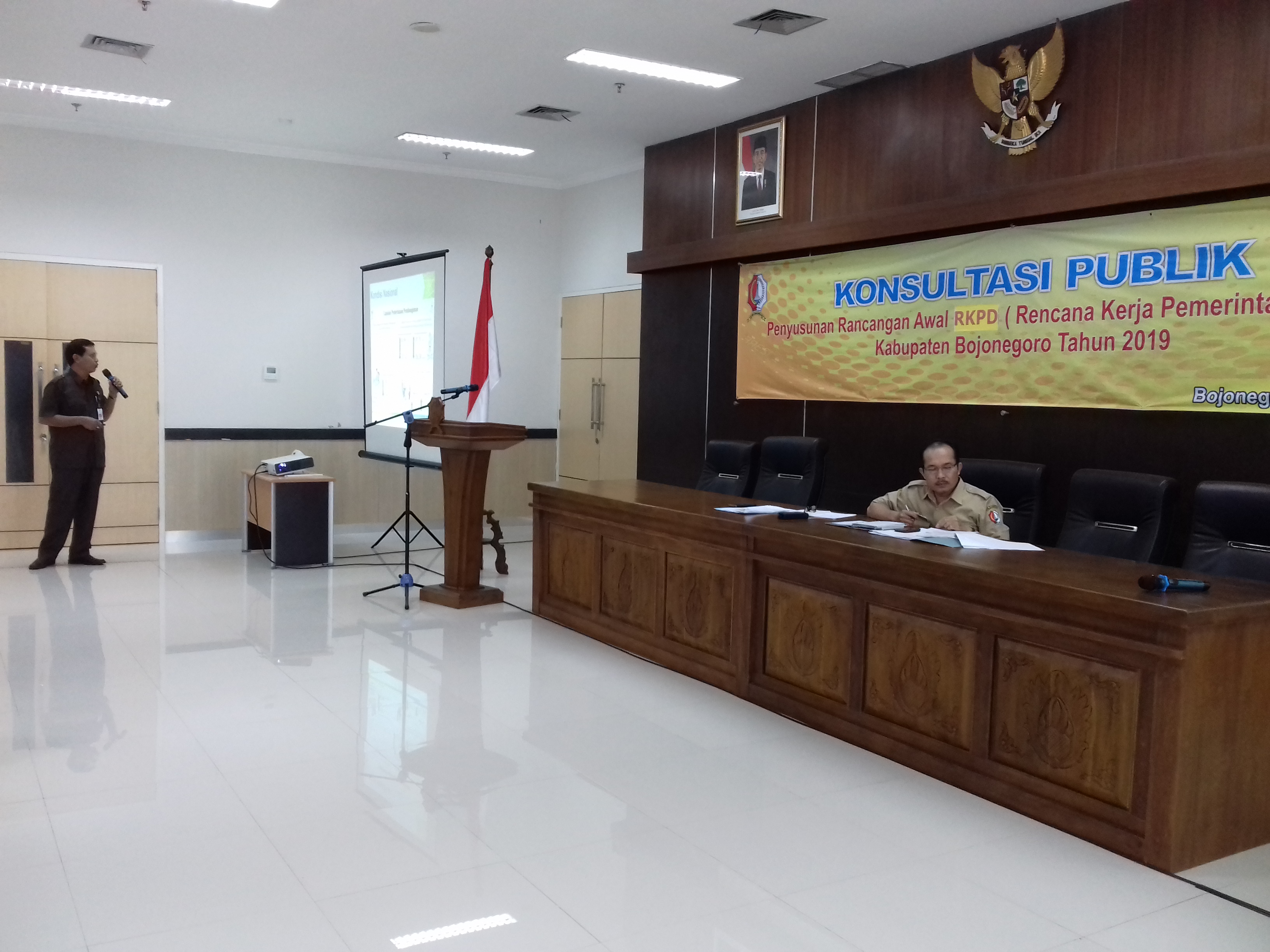 Rapat Konsultasi Publik