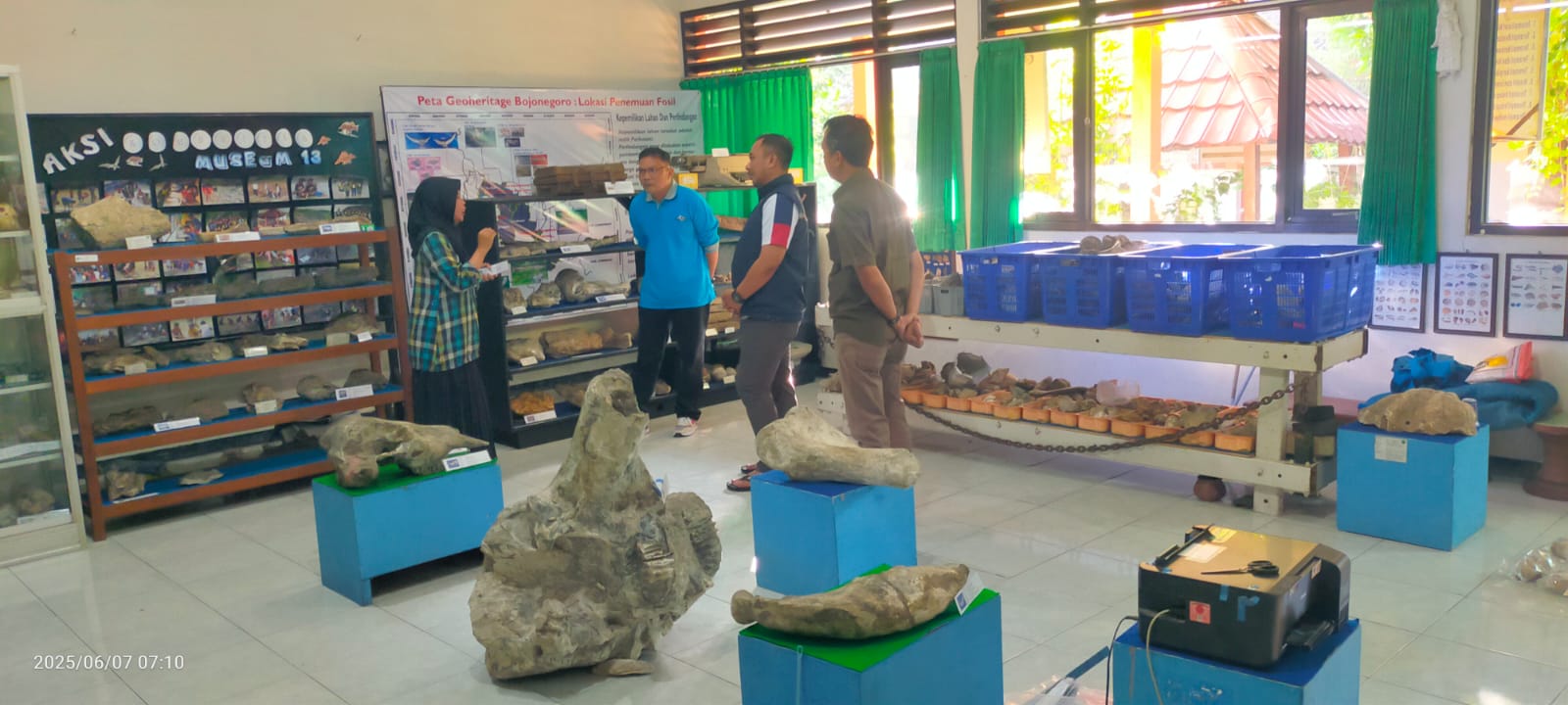 Bertamu ke Tulang Gajah