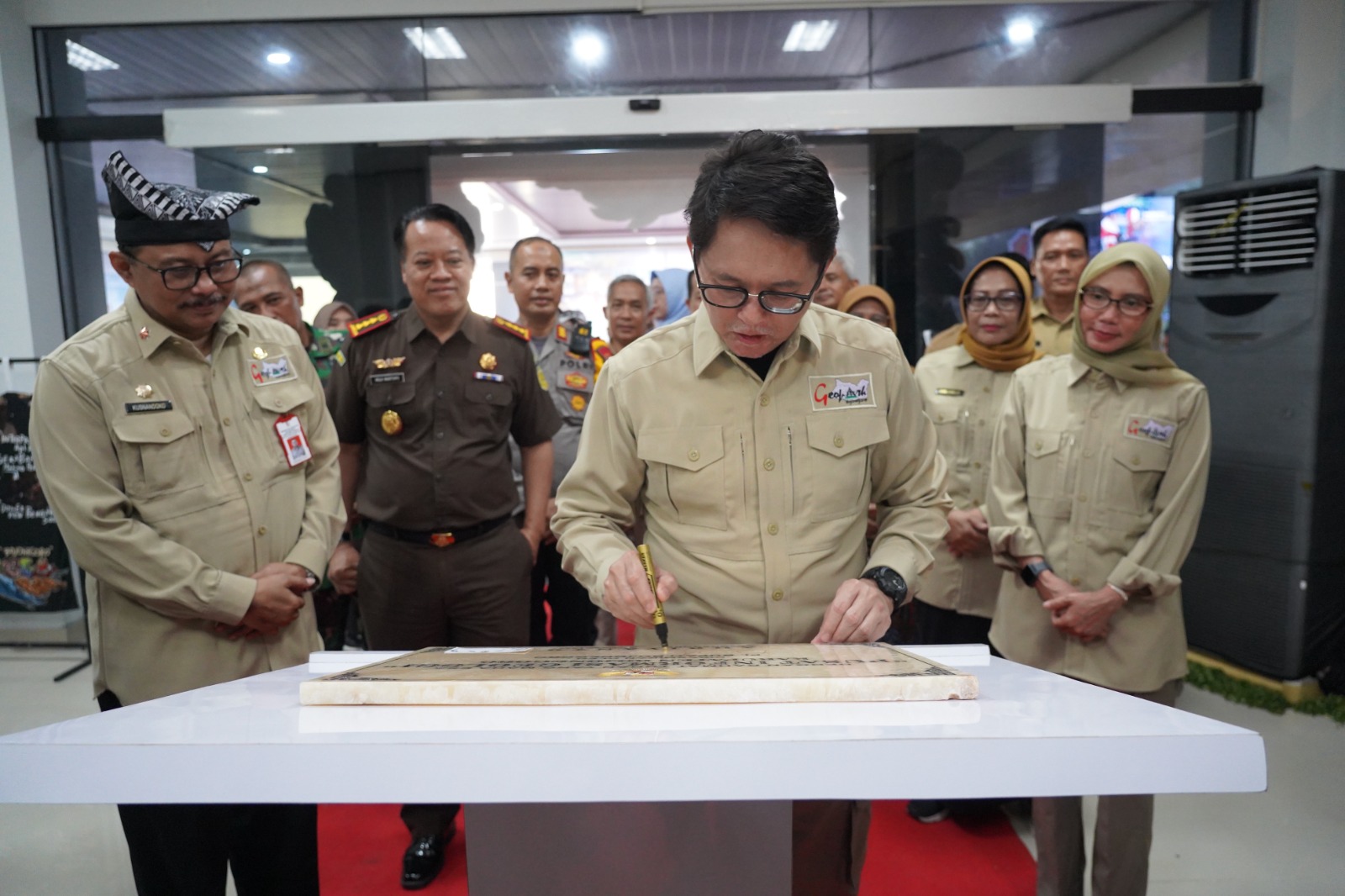 PERESMIAN GEDUNG PUSAT INFORMASI GEOLOGI